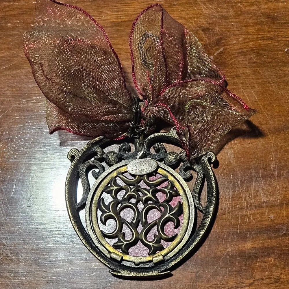 RARE JAY STRONGWATER VICTORIAN HEART CRYSTAL ENAMEL HANGING MINI FRAME ORNAMENT